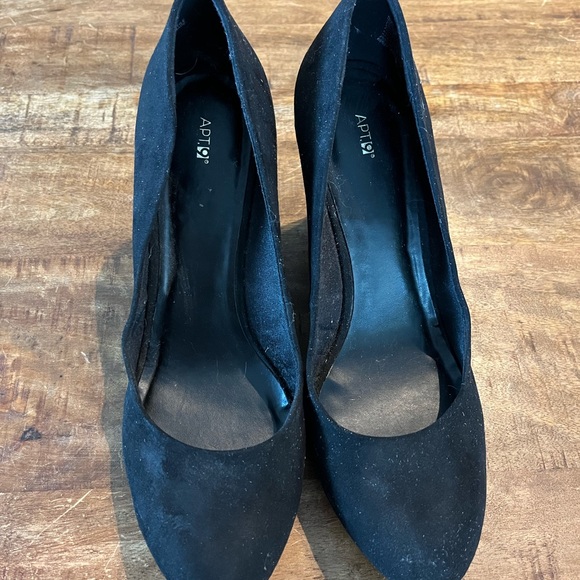 Apt 9 Wedges - Size 9.5 - Picture 2 of 4